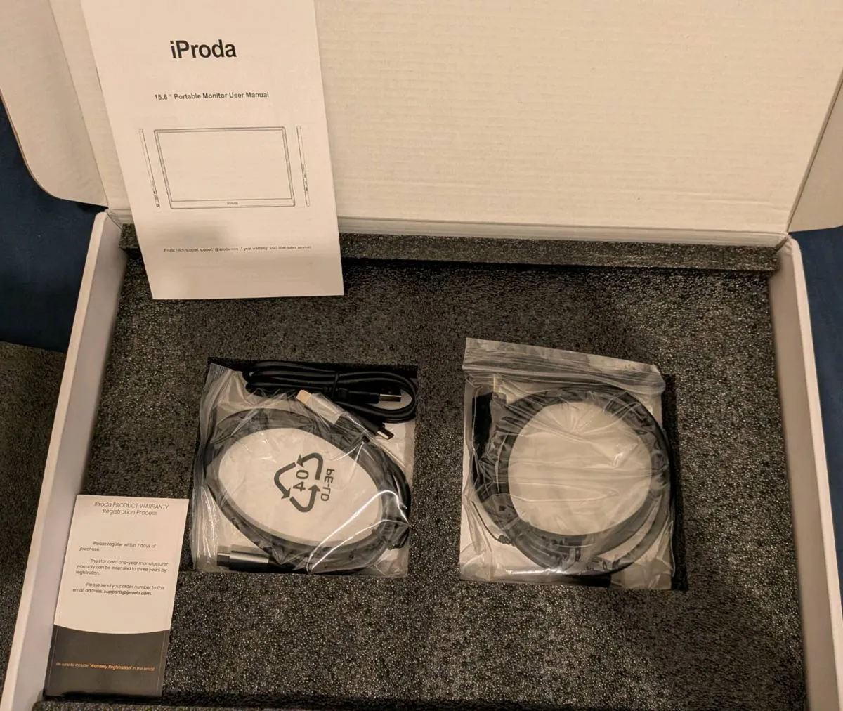 15.6" Portable Monitor -thin -sleeve -price firm - Image 4