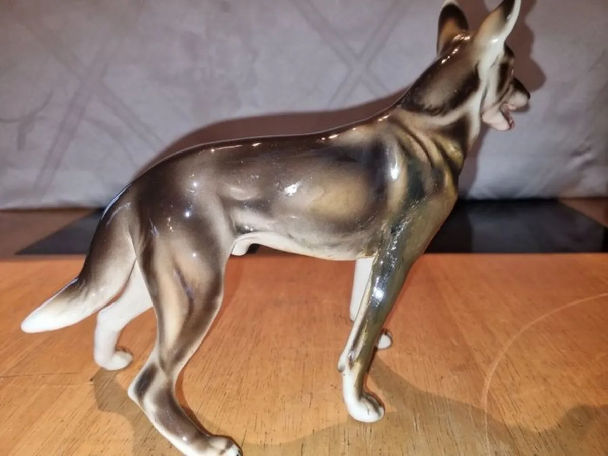 Austrian porcelain dog figurine - Image 2