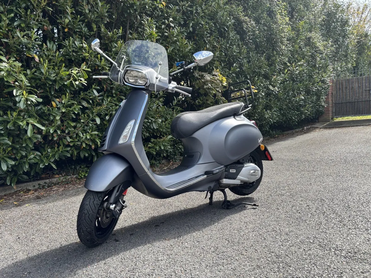 2022 Vespa Sprint 125 — 14,110 km, Serviced - Image 1