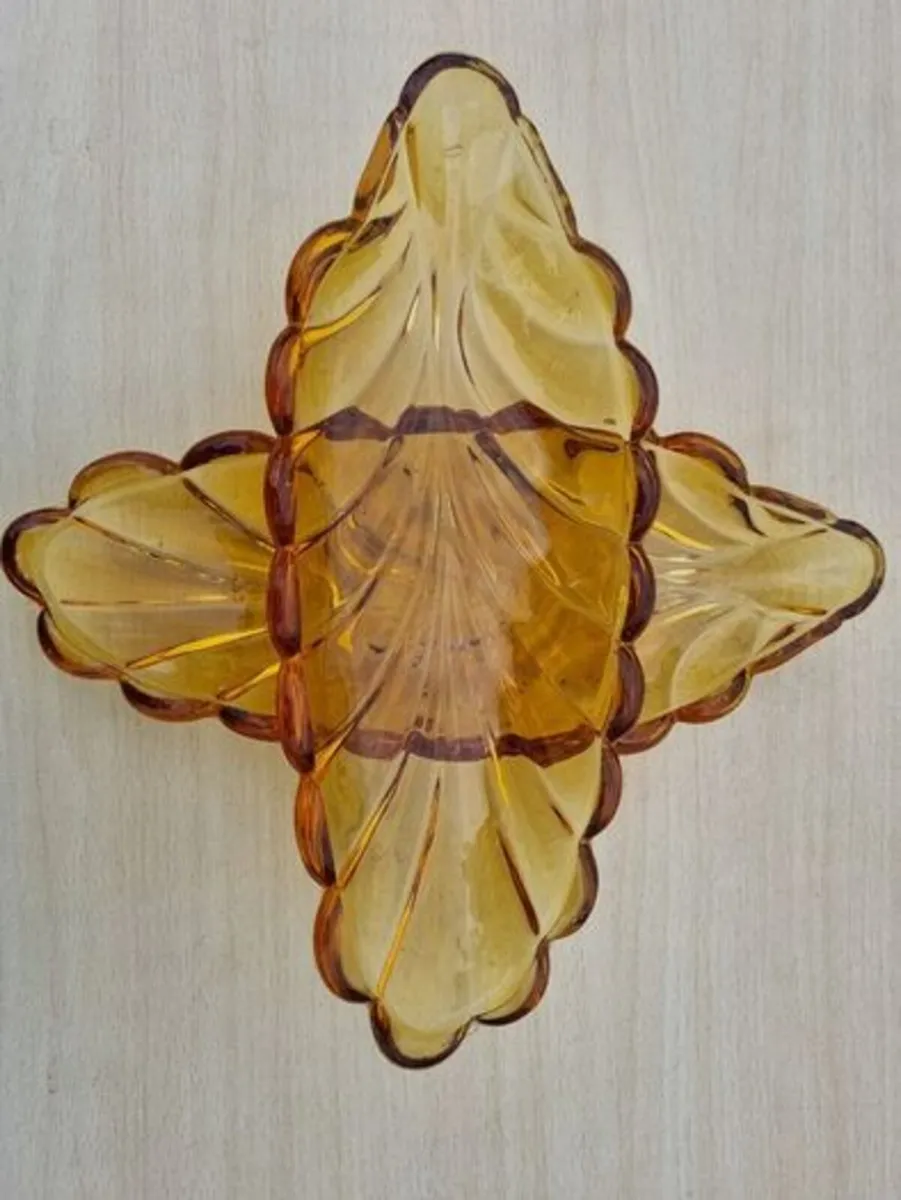 Art deco style two amber serving trays - Image 4