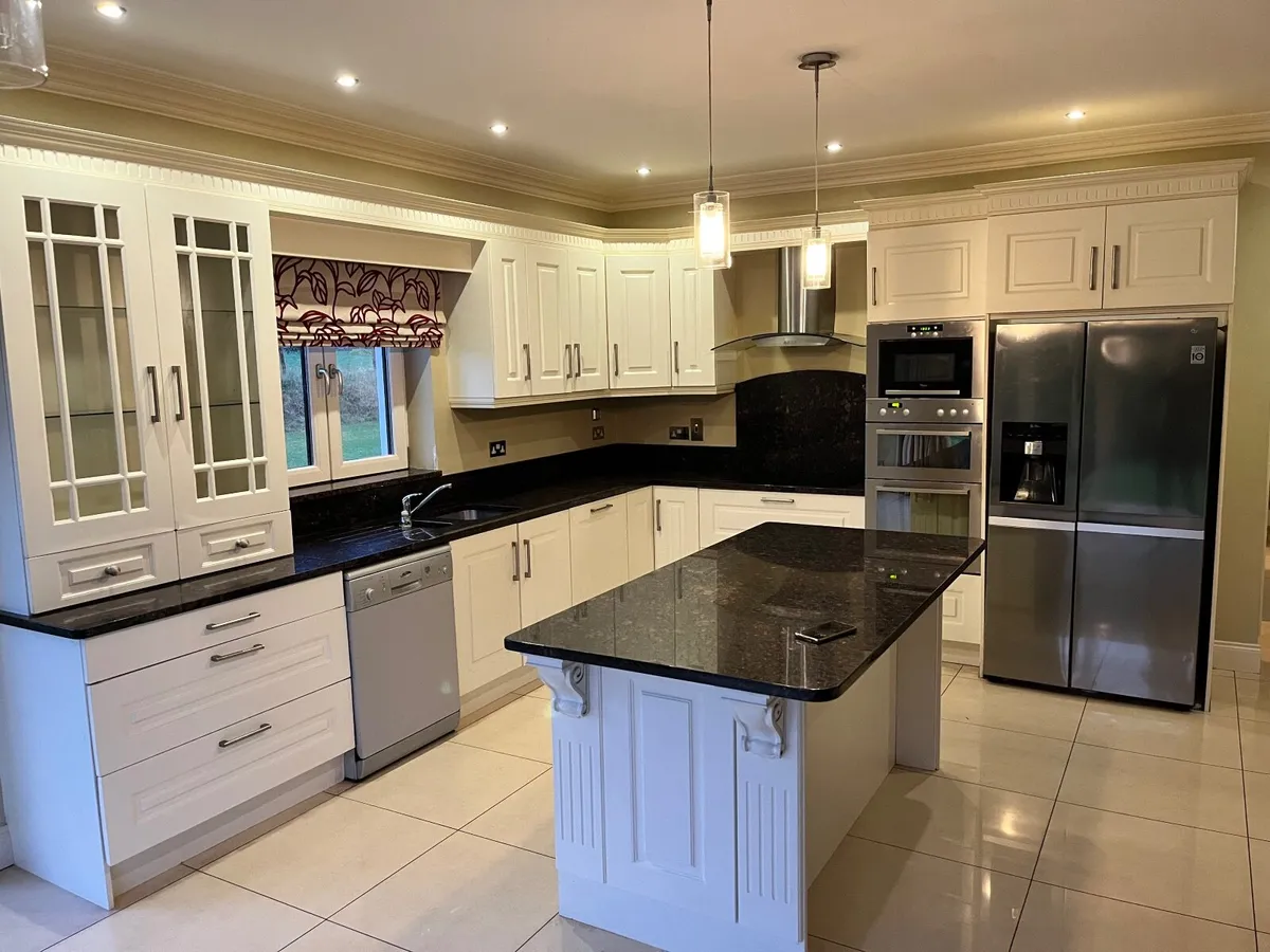 Used Kitchen with Granite Worktop & Island - Image 1