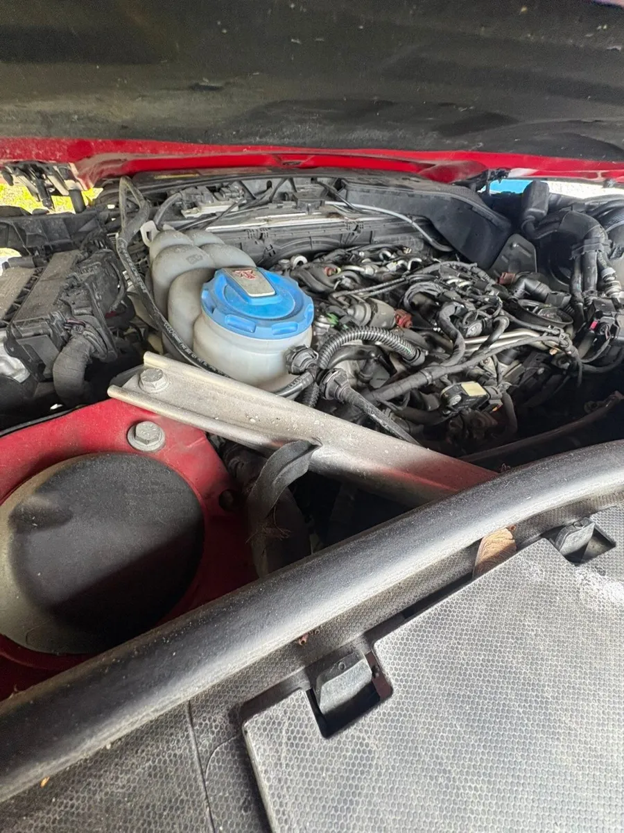 Crashed A4 Audi - Image 3
