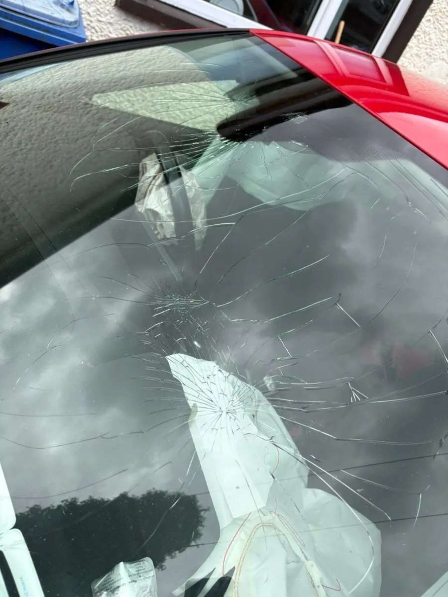Crashed A4 Audi - Image 4
