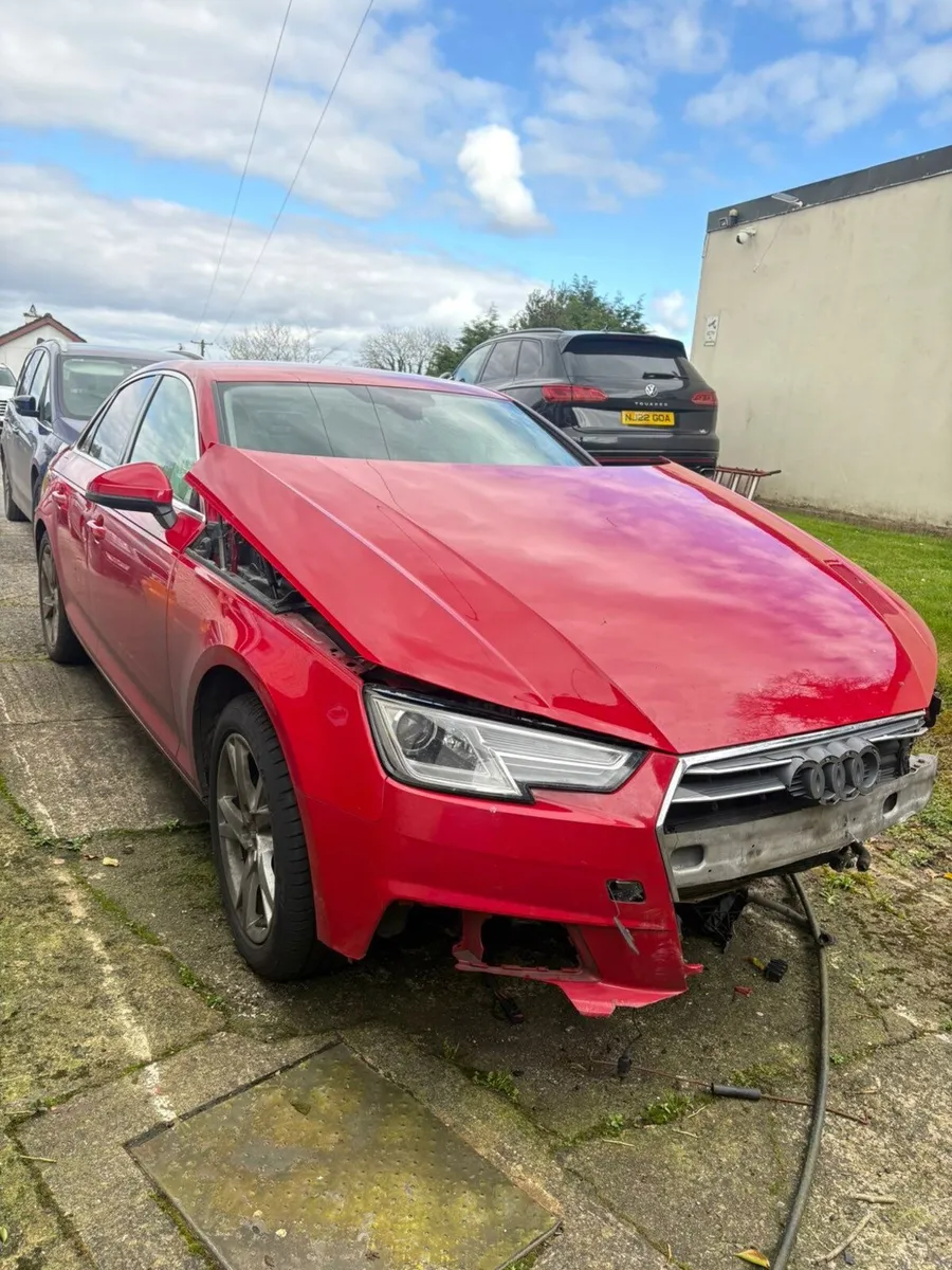 Crashed A4 Audi - Image 2