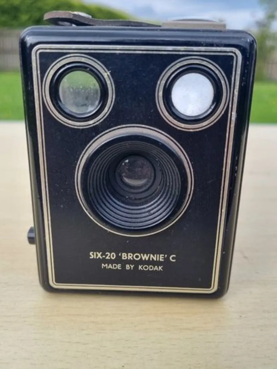 Vintage KODAK Box Brownie Six-20 Model C - Image 1