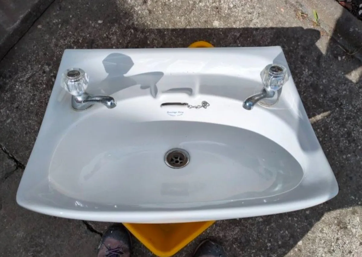 Armitage Ware 1960s Bathroom Sink - Image 1