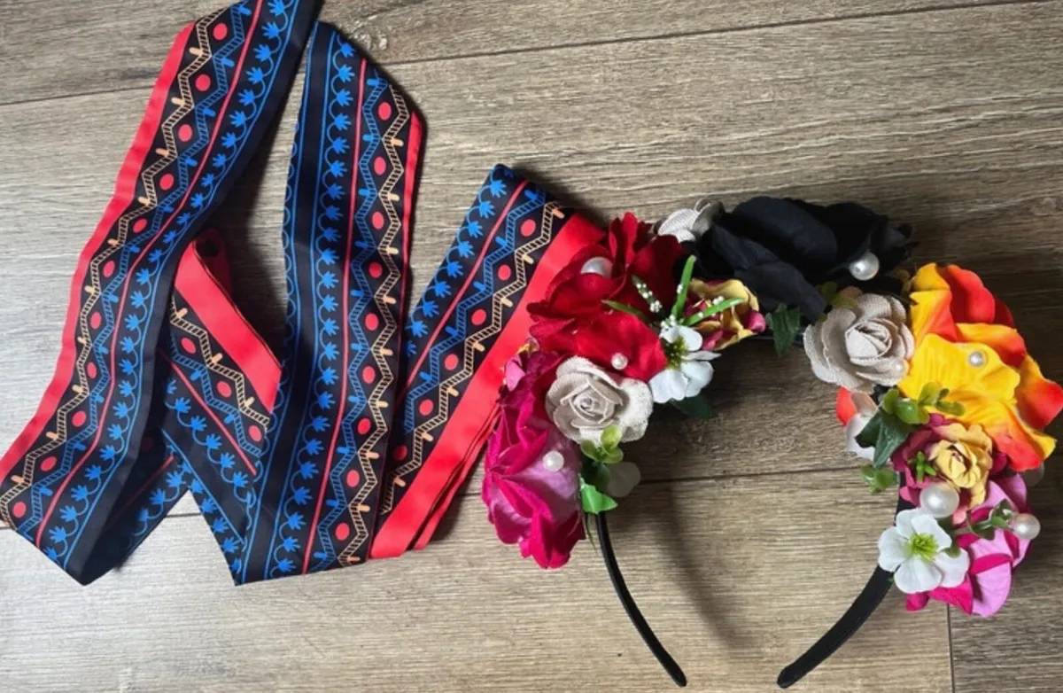 For sale costume dress - Image 2