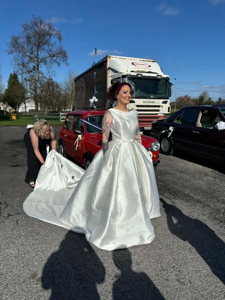 Wedding dress - Image 3