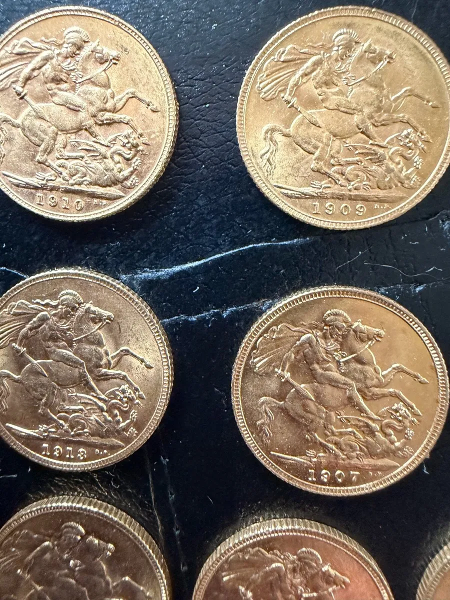 Gold sovereign coin - Image 2