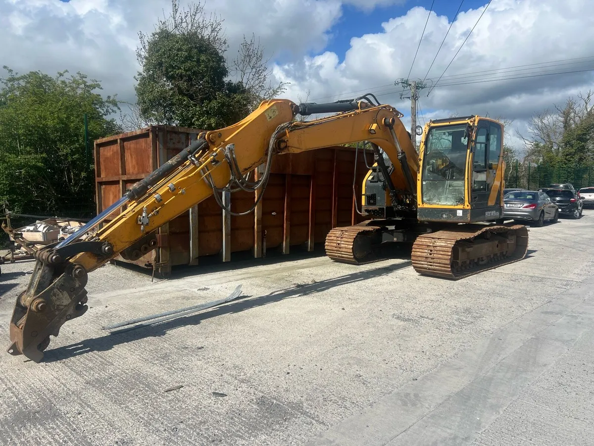 Hyundai digger - Image 1