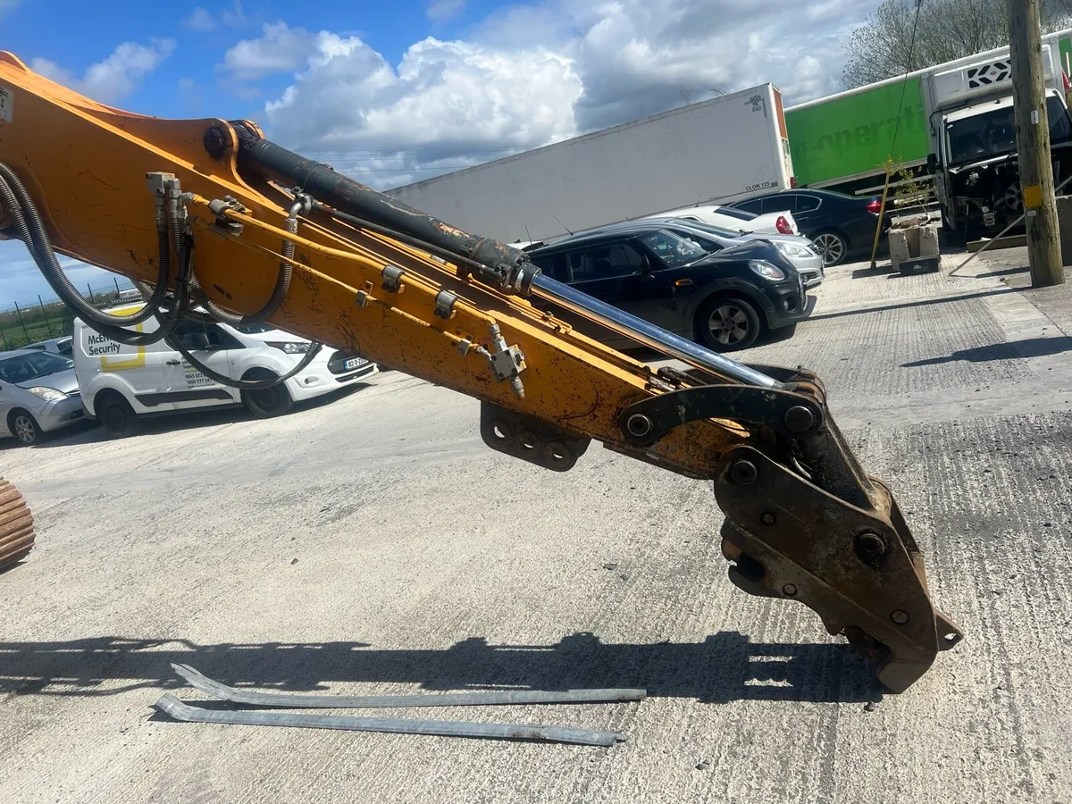 Hyundai digger - Image 2