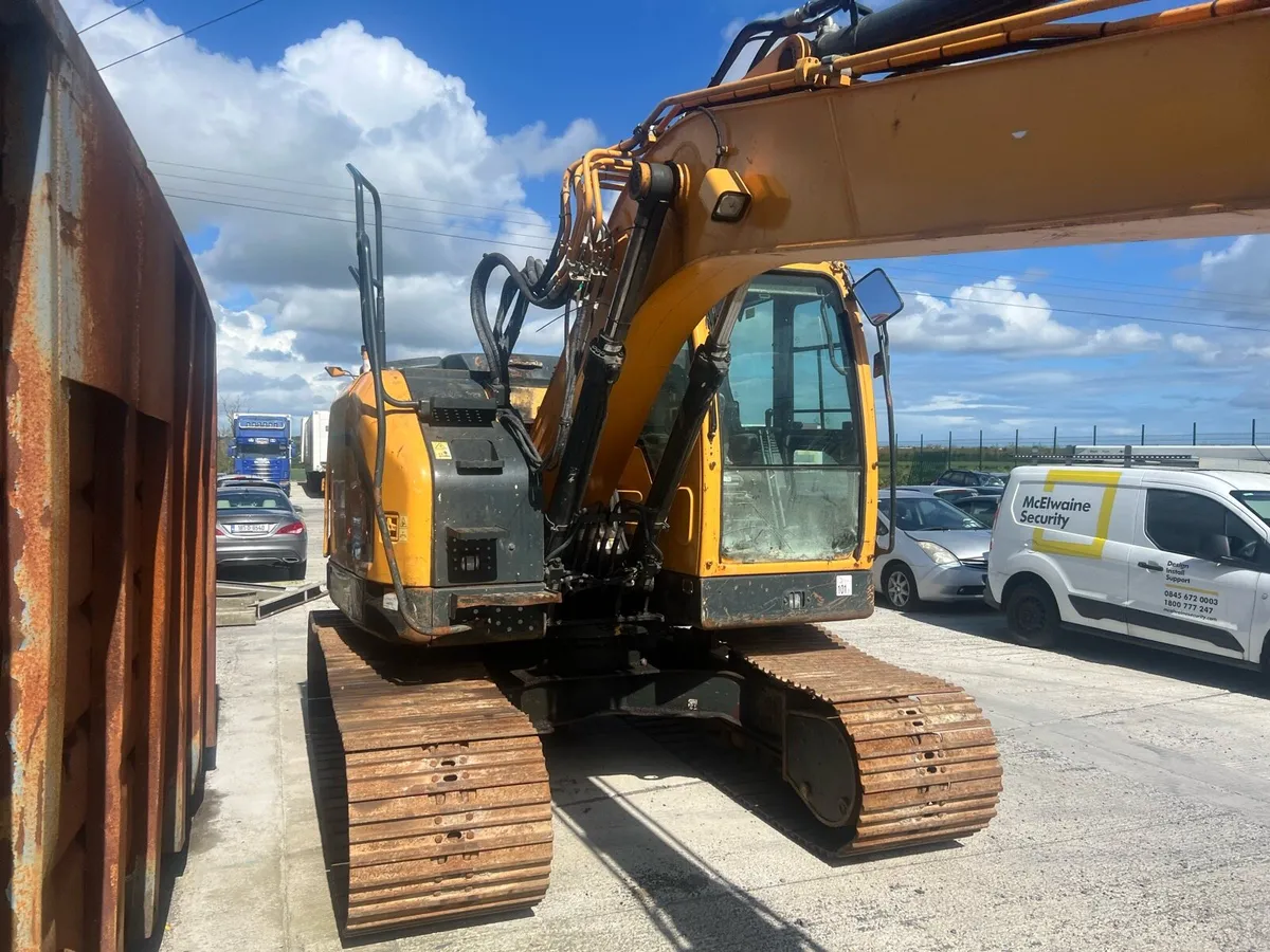 Hyundai digger - Image 3