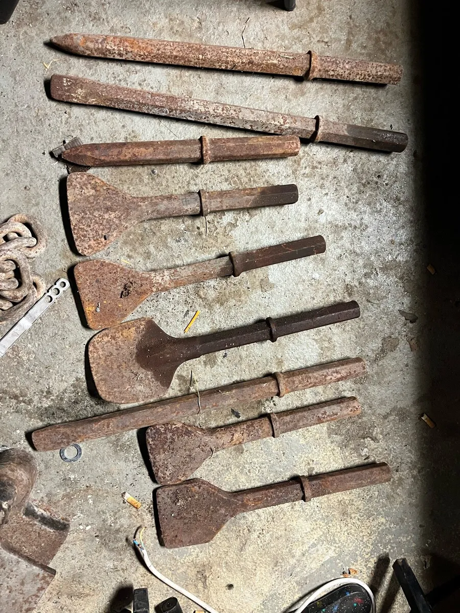 Jack hammer chisel bits - Image 1