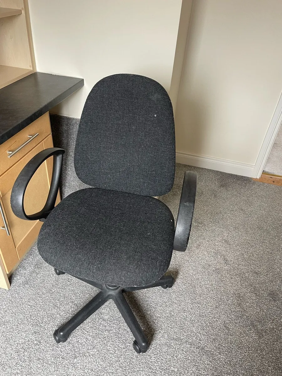 Office chair - Image 2