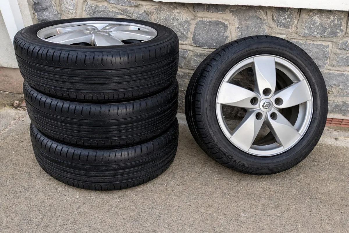 Renault Alloys 16 Inch set with Hankook tyres - Image 1