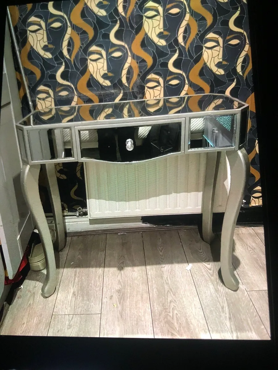 Hall table - Image 1