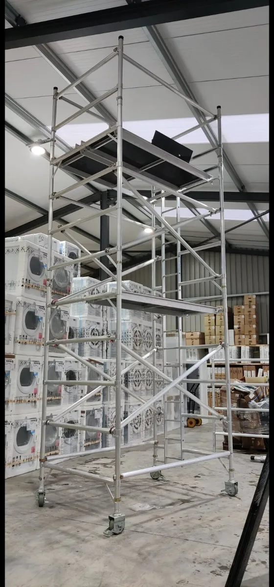 Aluminium scaffolding towers - Image 3