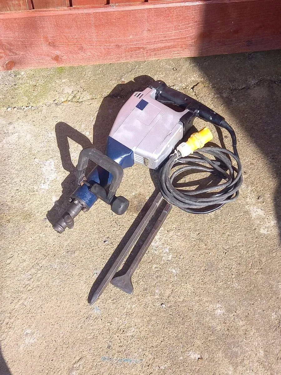 Bosch Concrete Breaker - Image 3