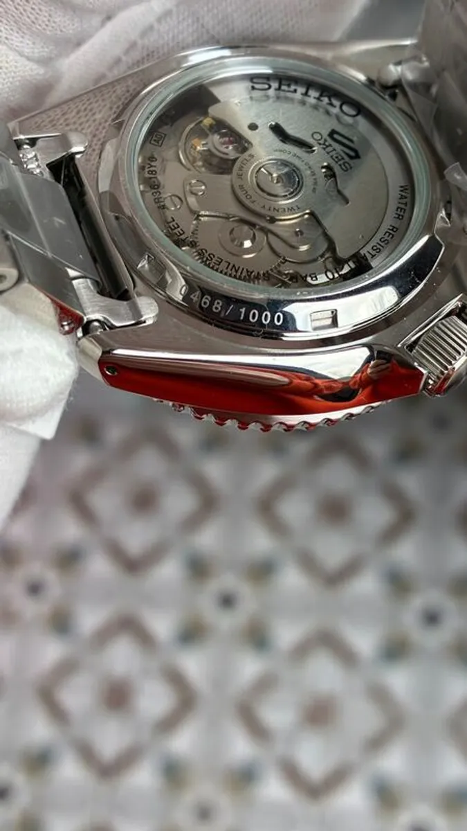 Seiko 5 Sports Brown Dial Limited Edition - Image 4