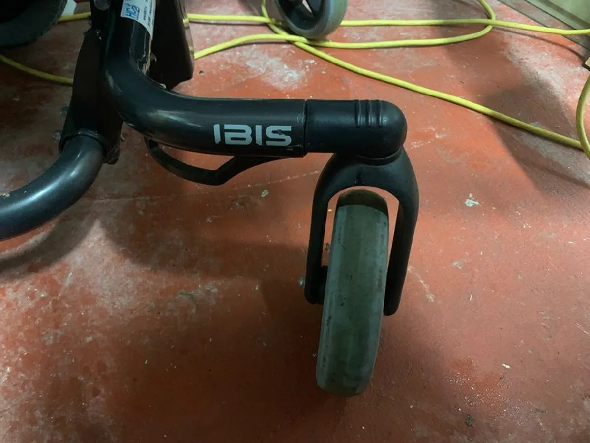 IBIS BREEZY Sedeo Wheelchair - Image 2