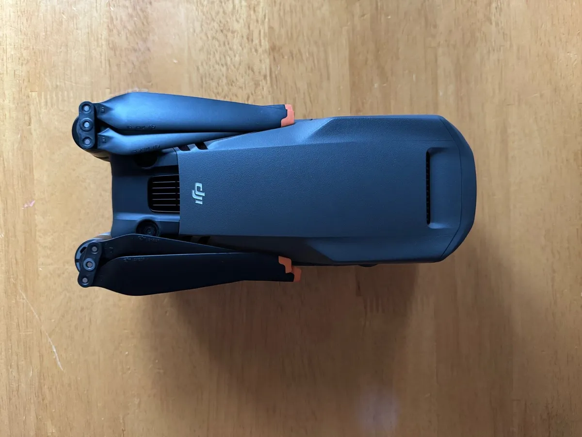 DJI Mavic 3 Classic - low use, excellent condition - Image 2