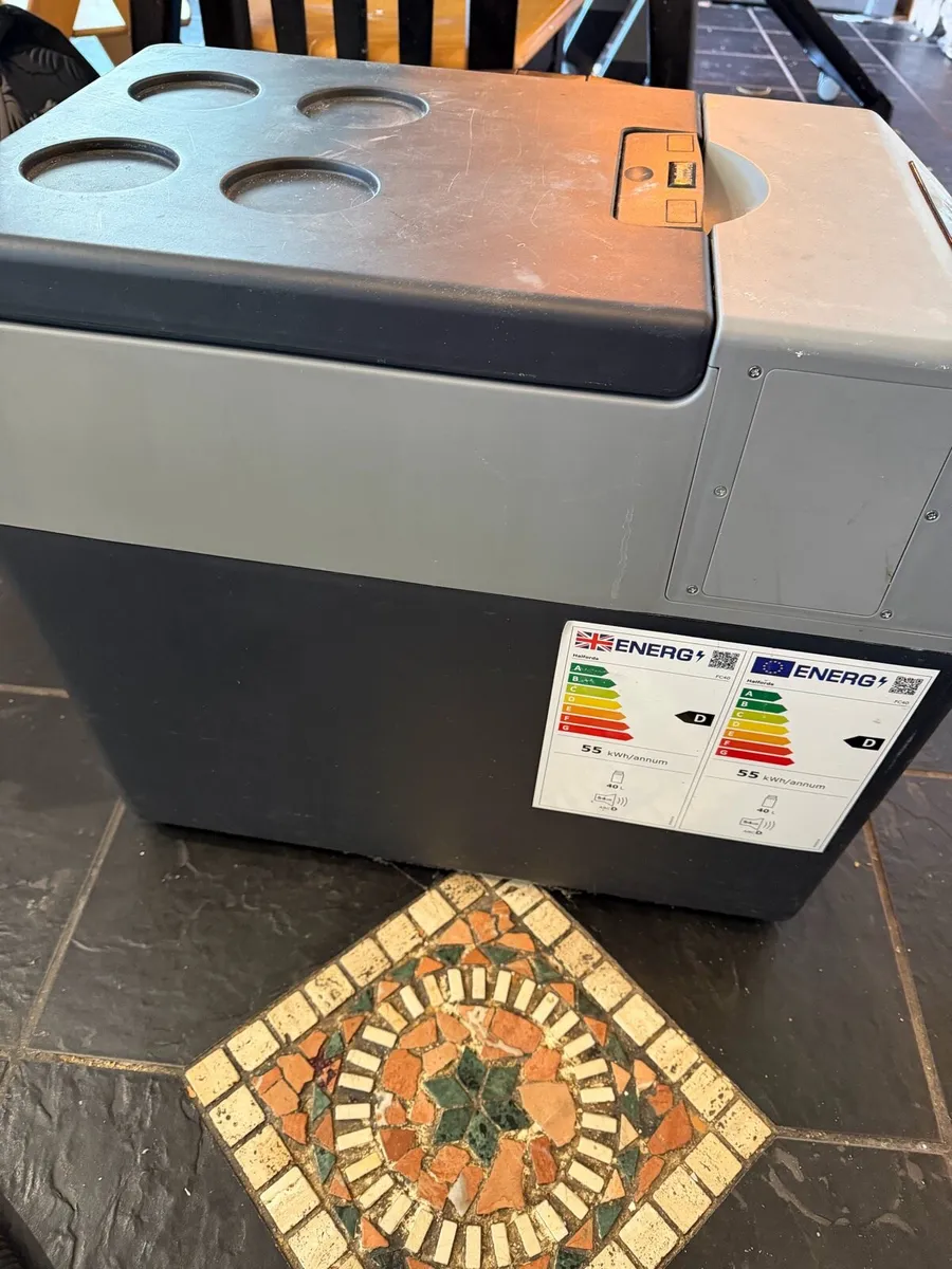 Electric camping fridge - Image 2