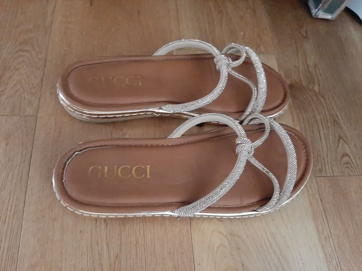 GUCCI SANDALS SIZE 40 - Image 1