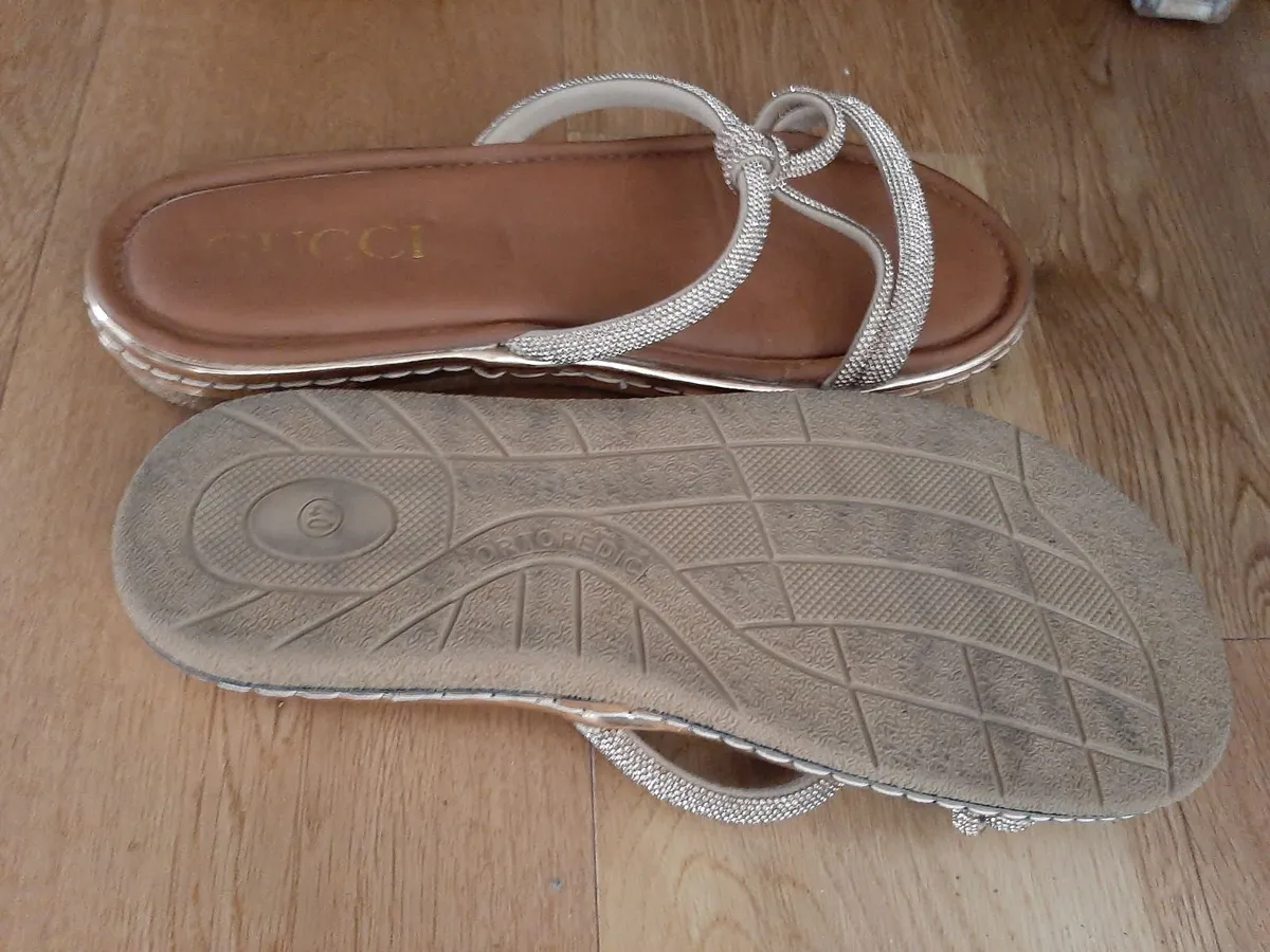 GUCCI SANDALS SIZE 40 - Image 2