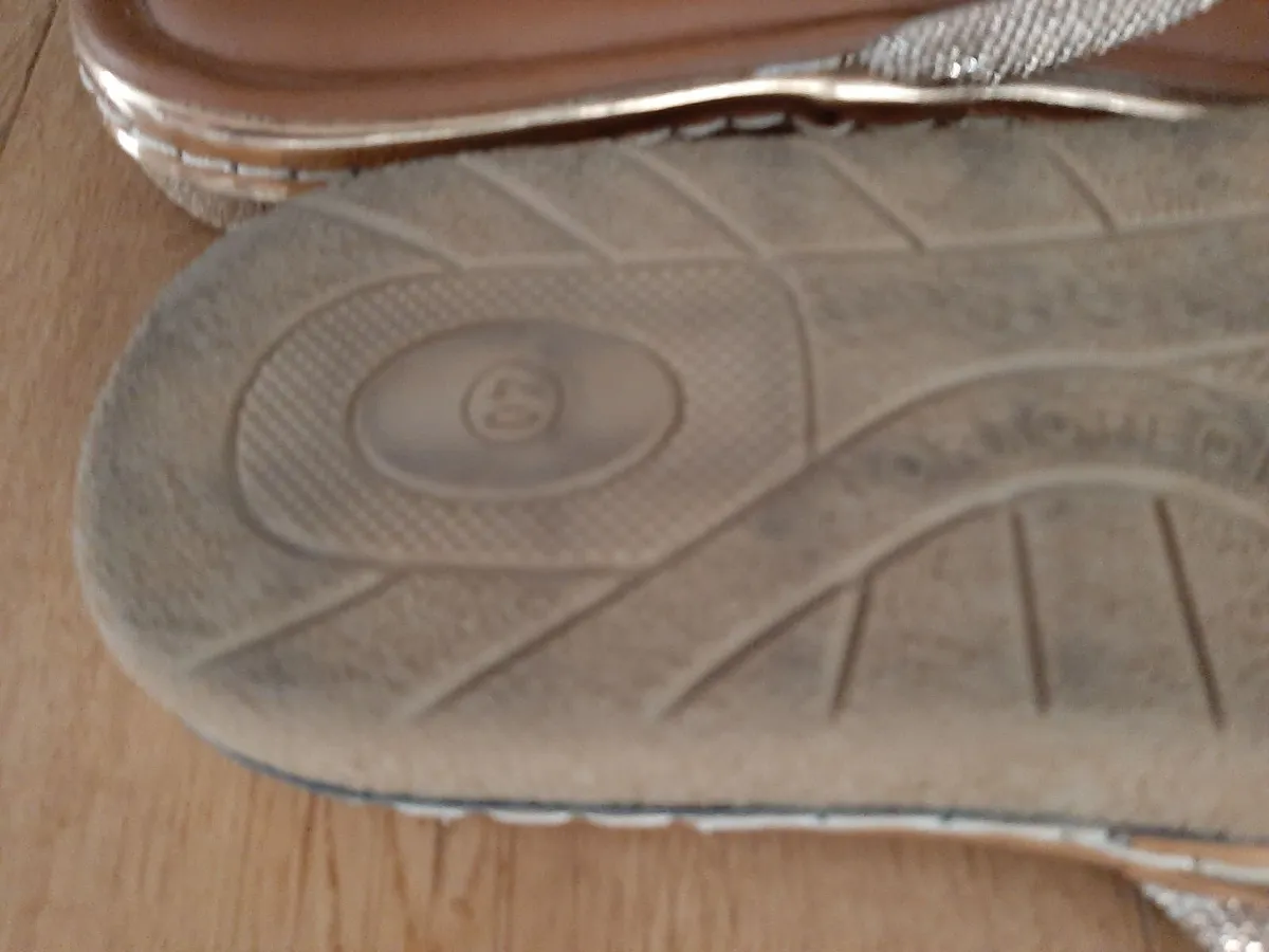 GUCCI SANDALS SIZE 40 - Image 3