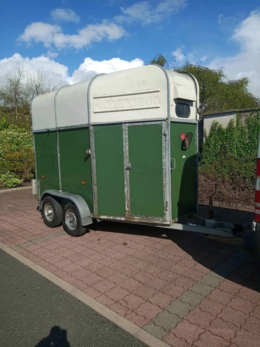 Richardson double horse trailer - Image 1