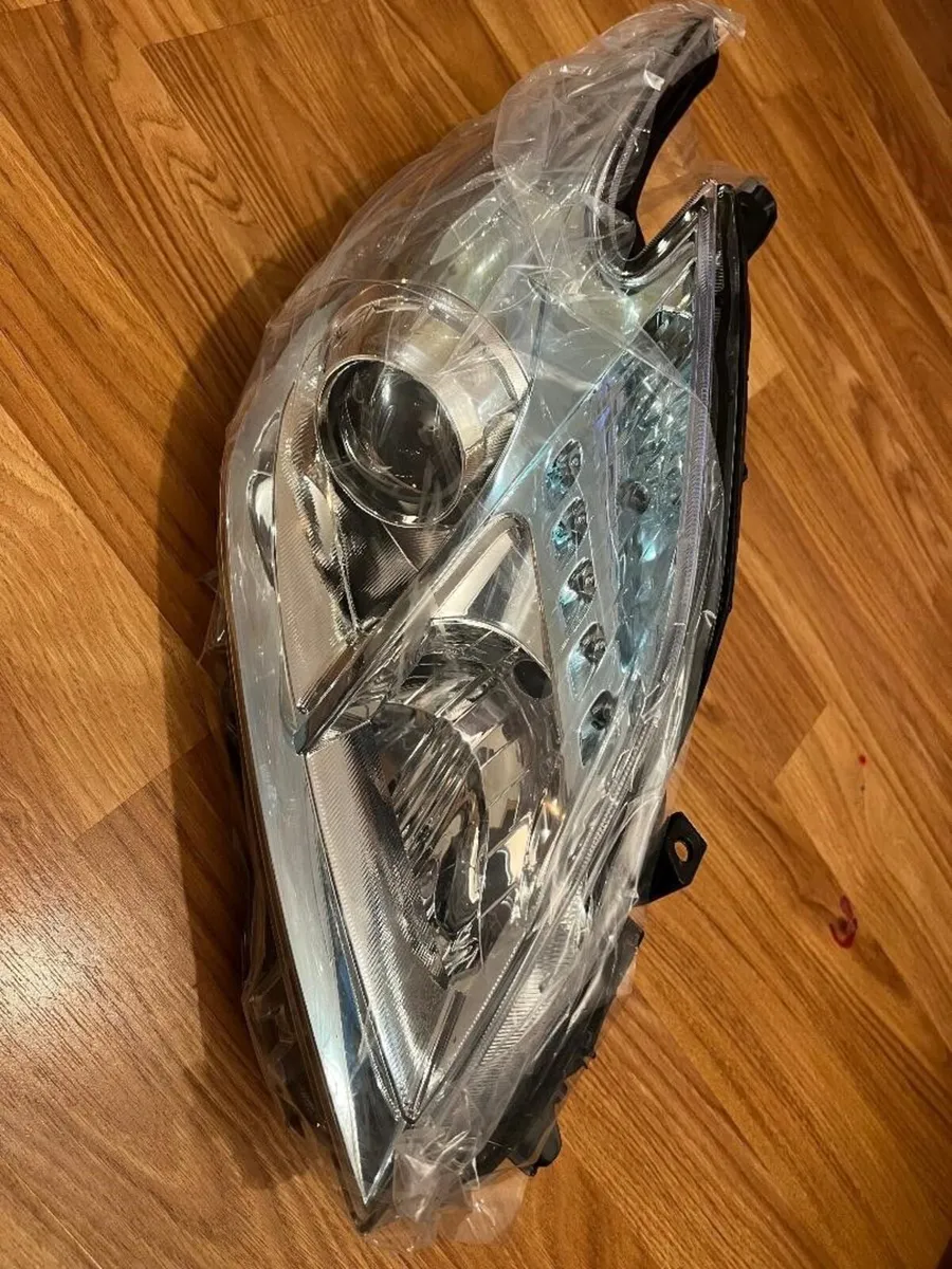 LED Headlight For Toyota For Prius 2010-2015 - Image 1