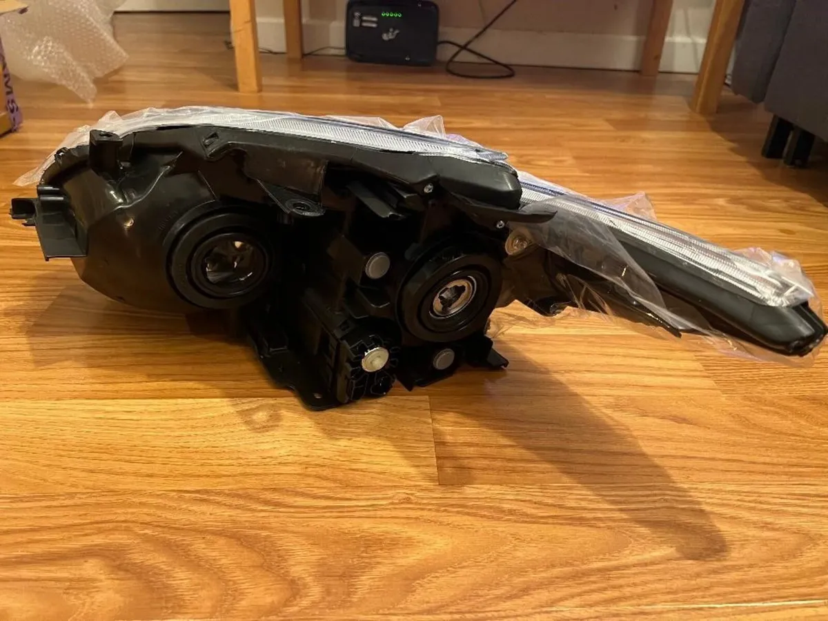 LED Headlight For Toyota For Prius 2010-2015 - Image 2