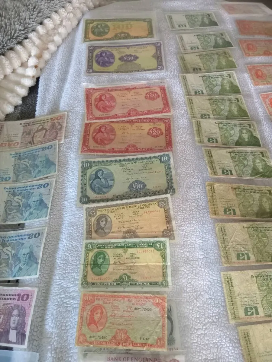 Old Irish money - Image 1