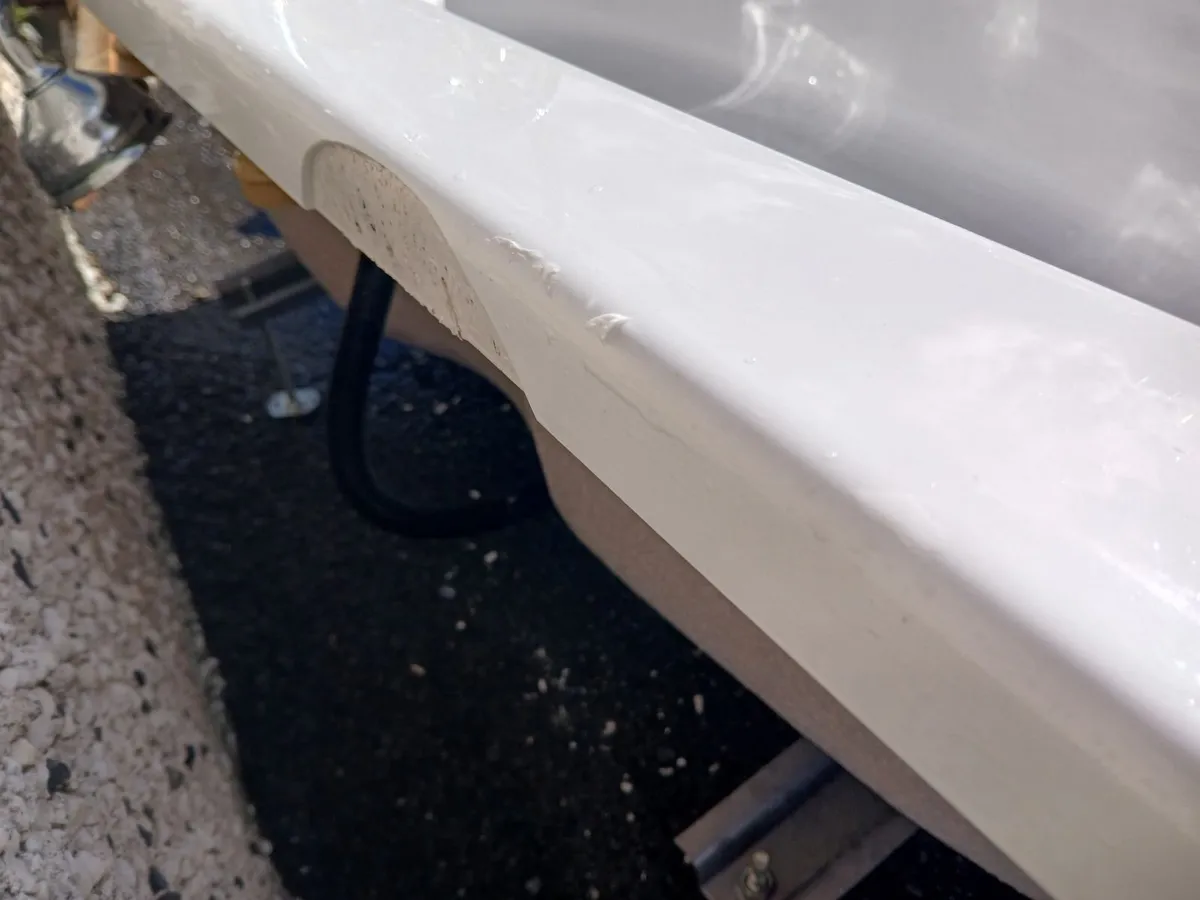 Bathroom suite - Image 2