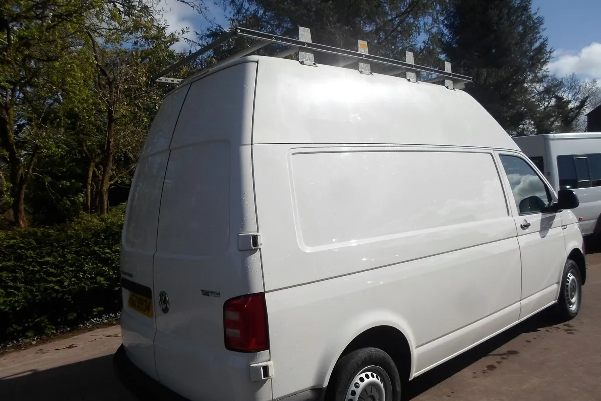 Volkswagen Transporter 2017 - Image 4