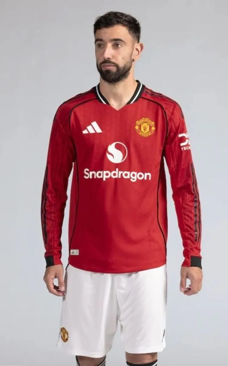 Manchester United 25/26 jersey - Image 1