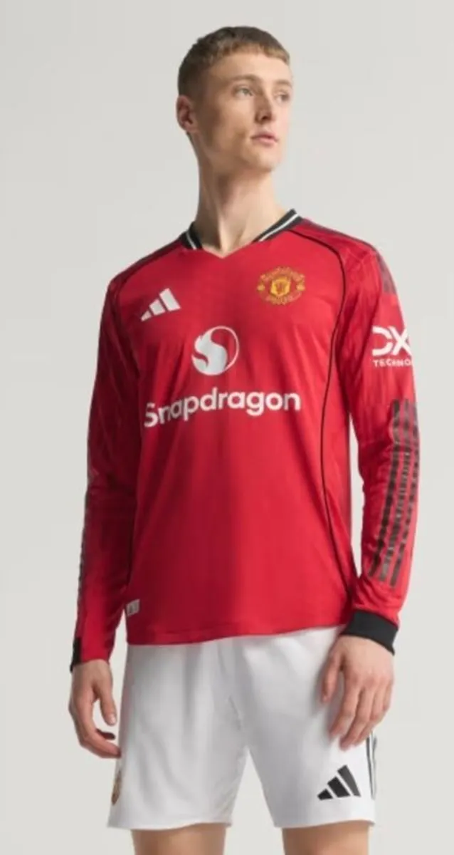 Manchester United 25/26 jersey - Image 2