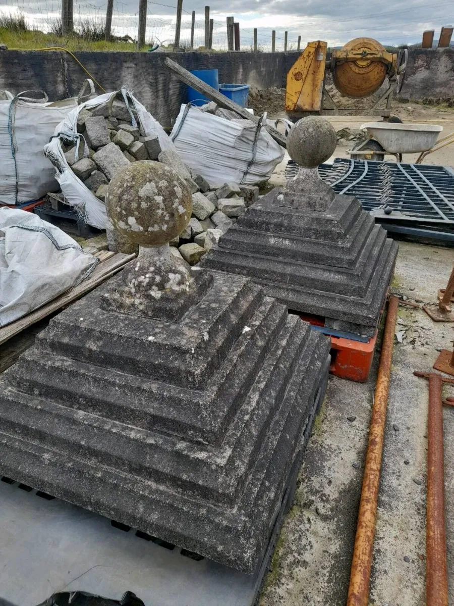 Pillar  caps - Image 1