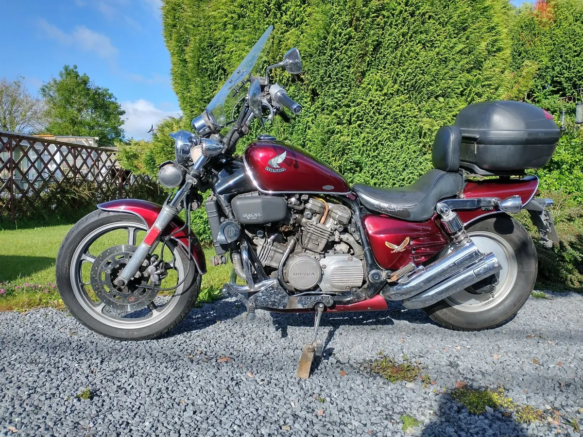 1988 Honda Super Magna - Image 1