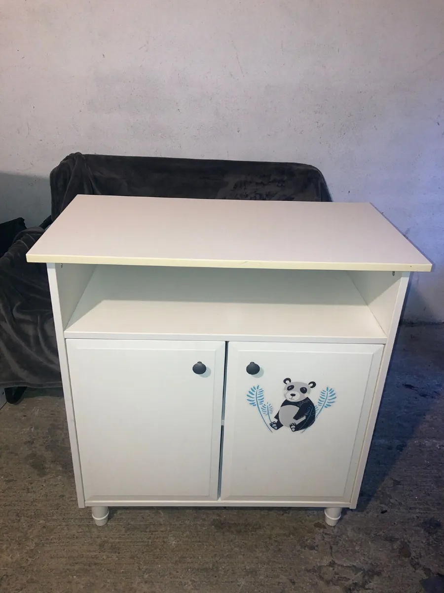 Dresser - Image 2