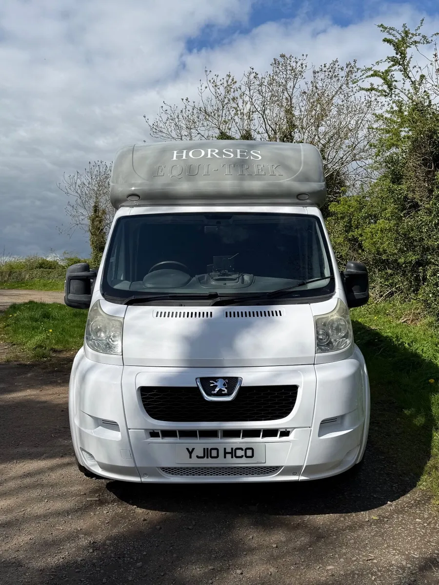 Equi-Trek Super Sonic 4T Horsebox - Image 2