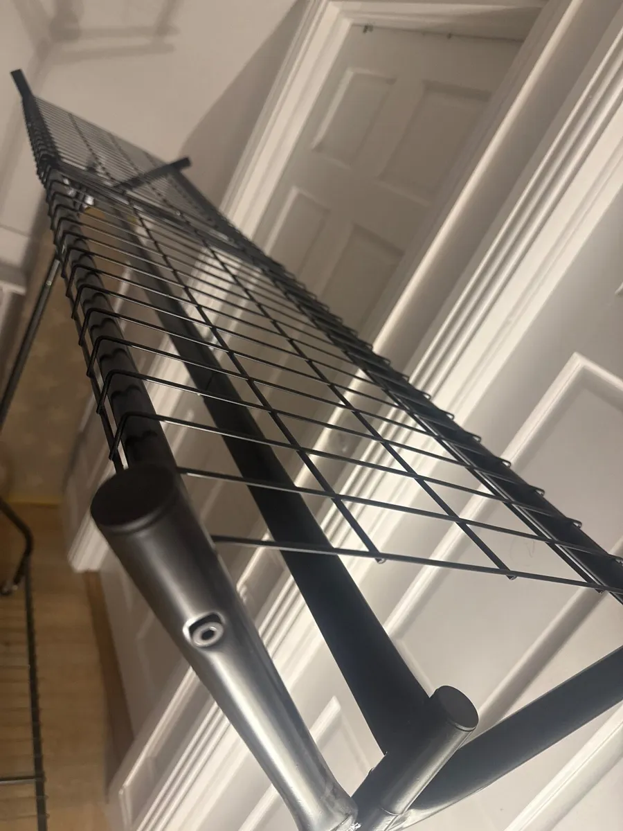 5ft long x 5ft Black Heavy Duty Hanging rail - Image 3