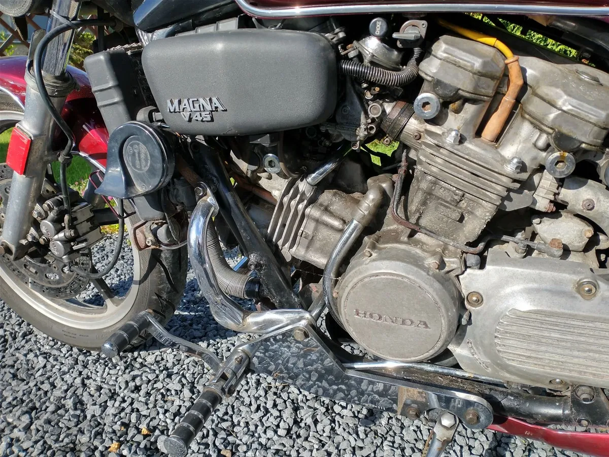 1988 Honda Super Magna - Image 4