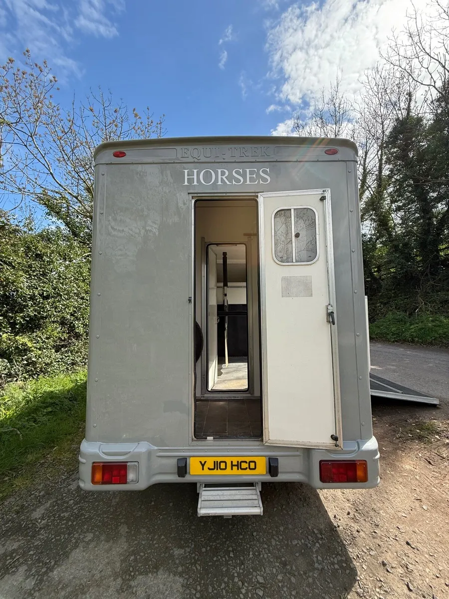 Equi-Trek Super Sonic 4T Horsebox - Image 3