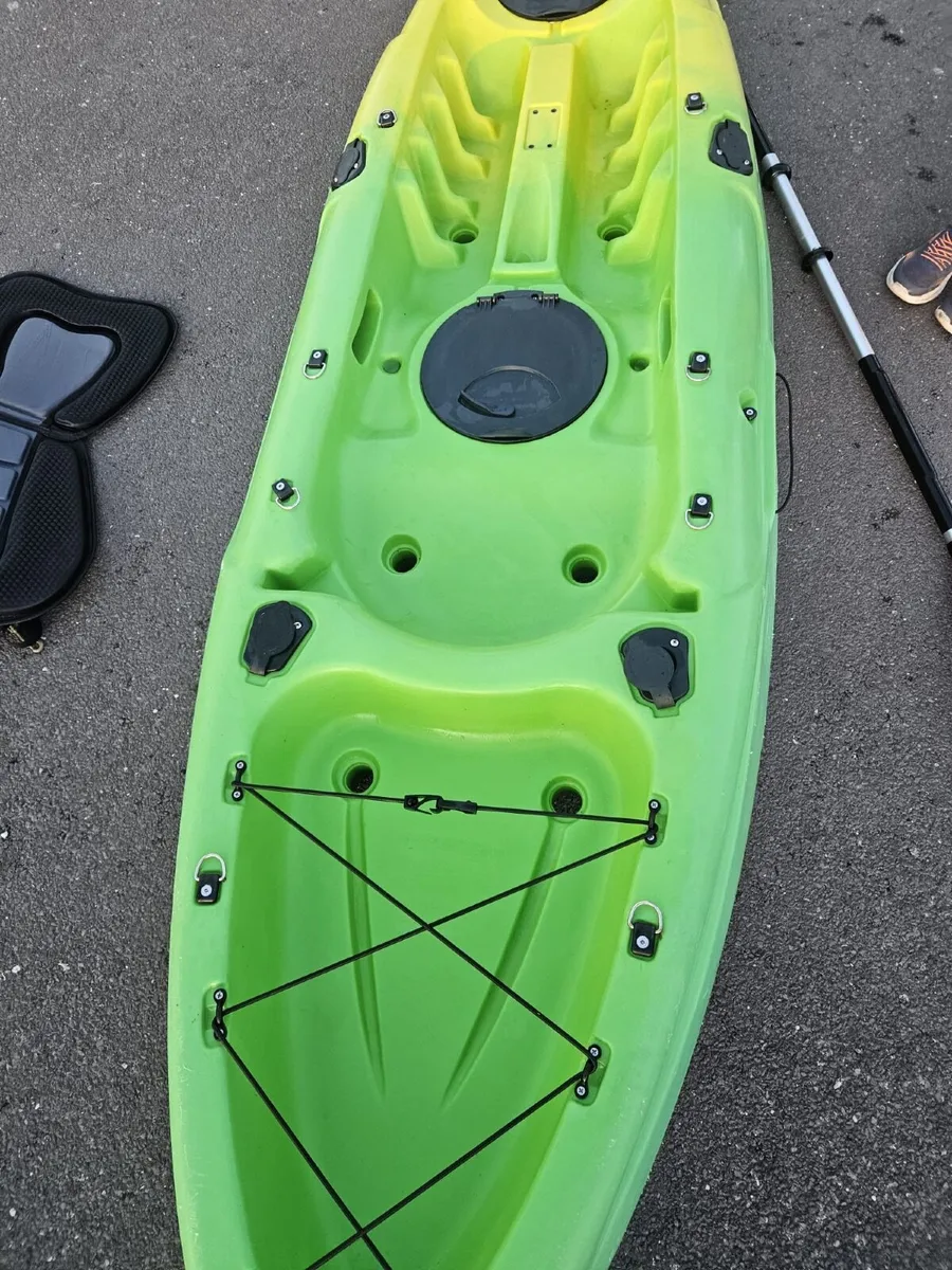 Sea Kayak with seat and oar - Image 2