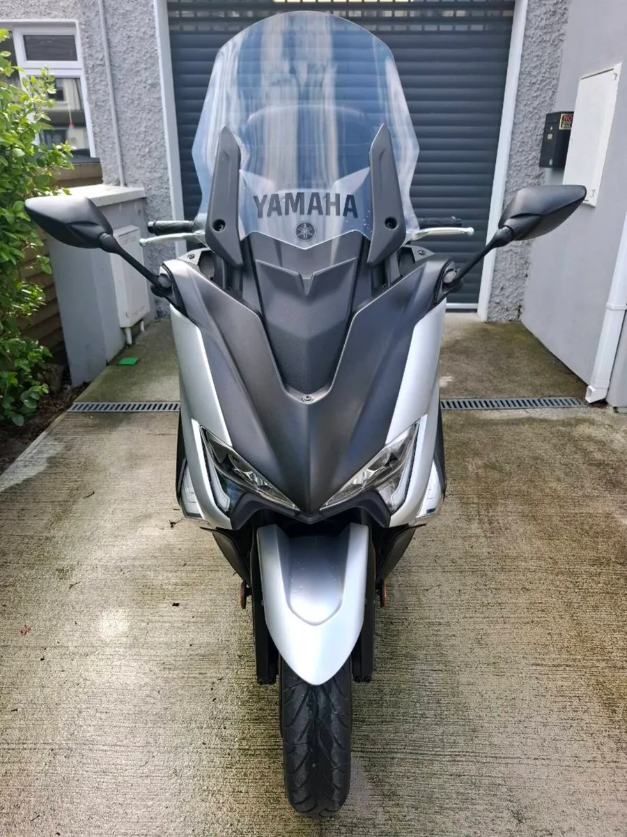 2017 Yamaha Tmax 530 - Image 2