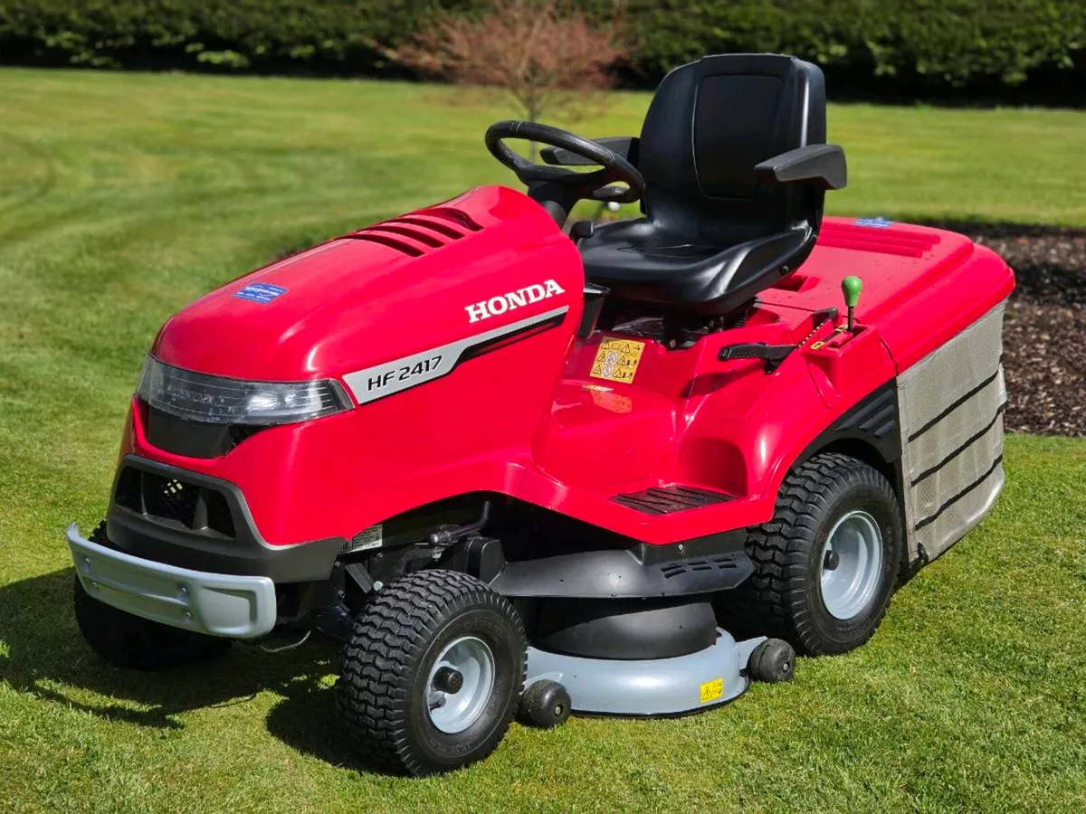 Honda HF2417 Ride On Mower 40" Cut 17HP - Image 1