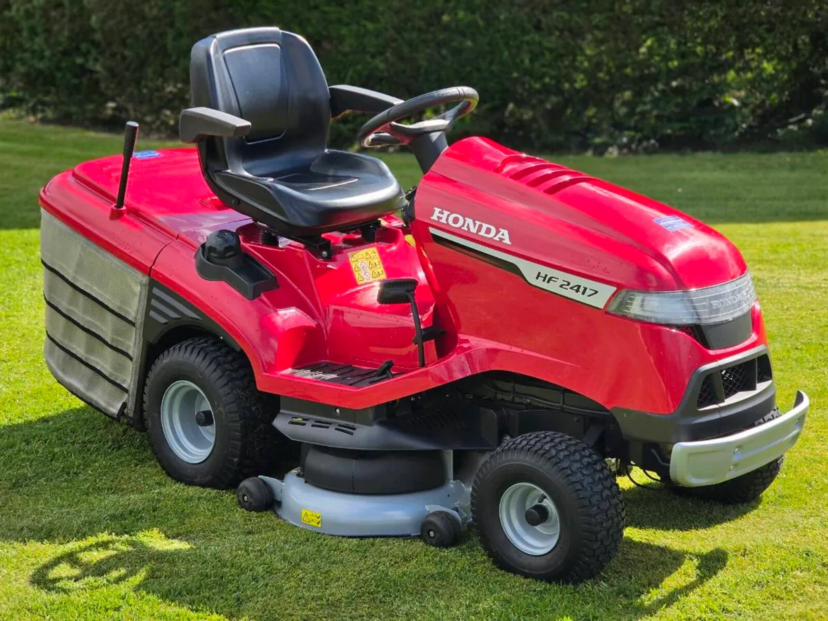 Honda HF2417 Ride On Mower 40" Cut 17HP - Image 2