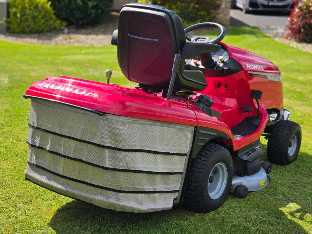 Honda HF2417 Ride On Mower 40" Cut 17HP - Image 3