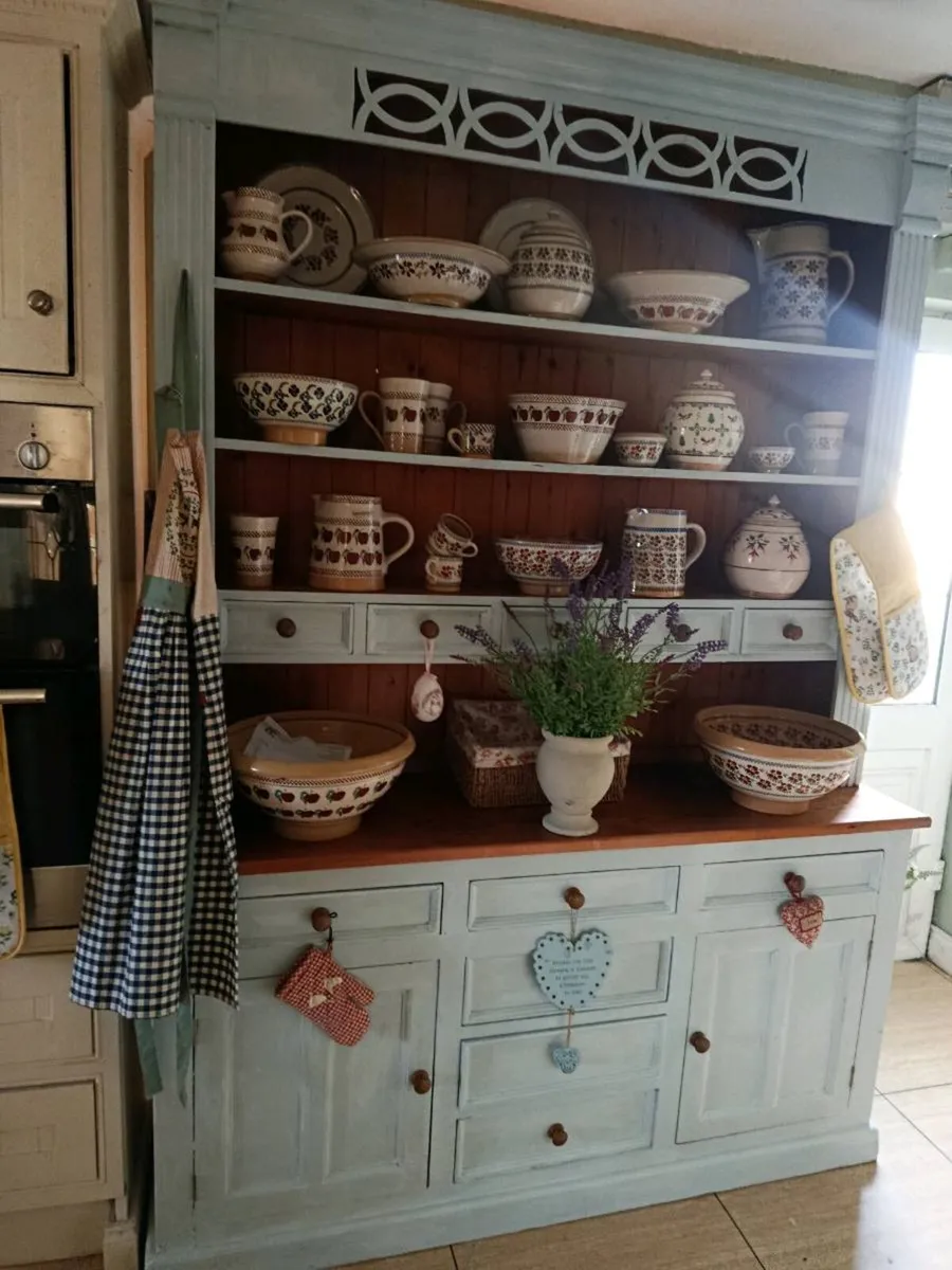 Solid kitchen dresser delivery arranged - Image 2